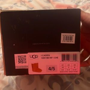 Uggs infant chestnut color size 4/5